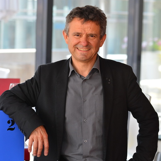 Franck Veyrat, conseiller technique de l'association De la Terre aux Étoiles Franck Veyrat, conseiller technique de l'association De la Terre aux Étoiles